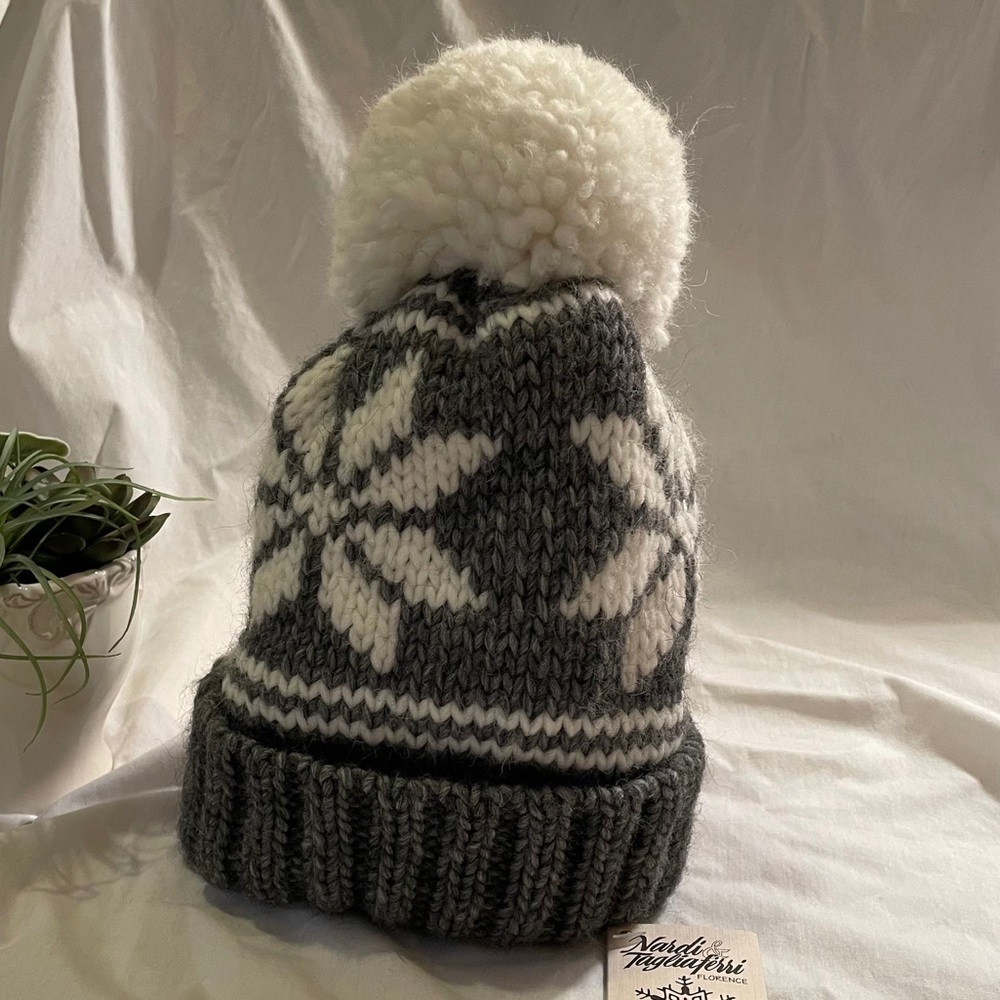 NWT Nardi & Tagliaferri Handmade Knit hat